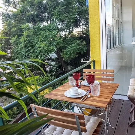 Quirky And Comfortable - Arroios Apartment *